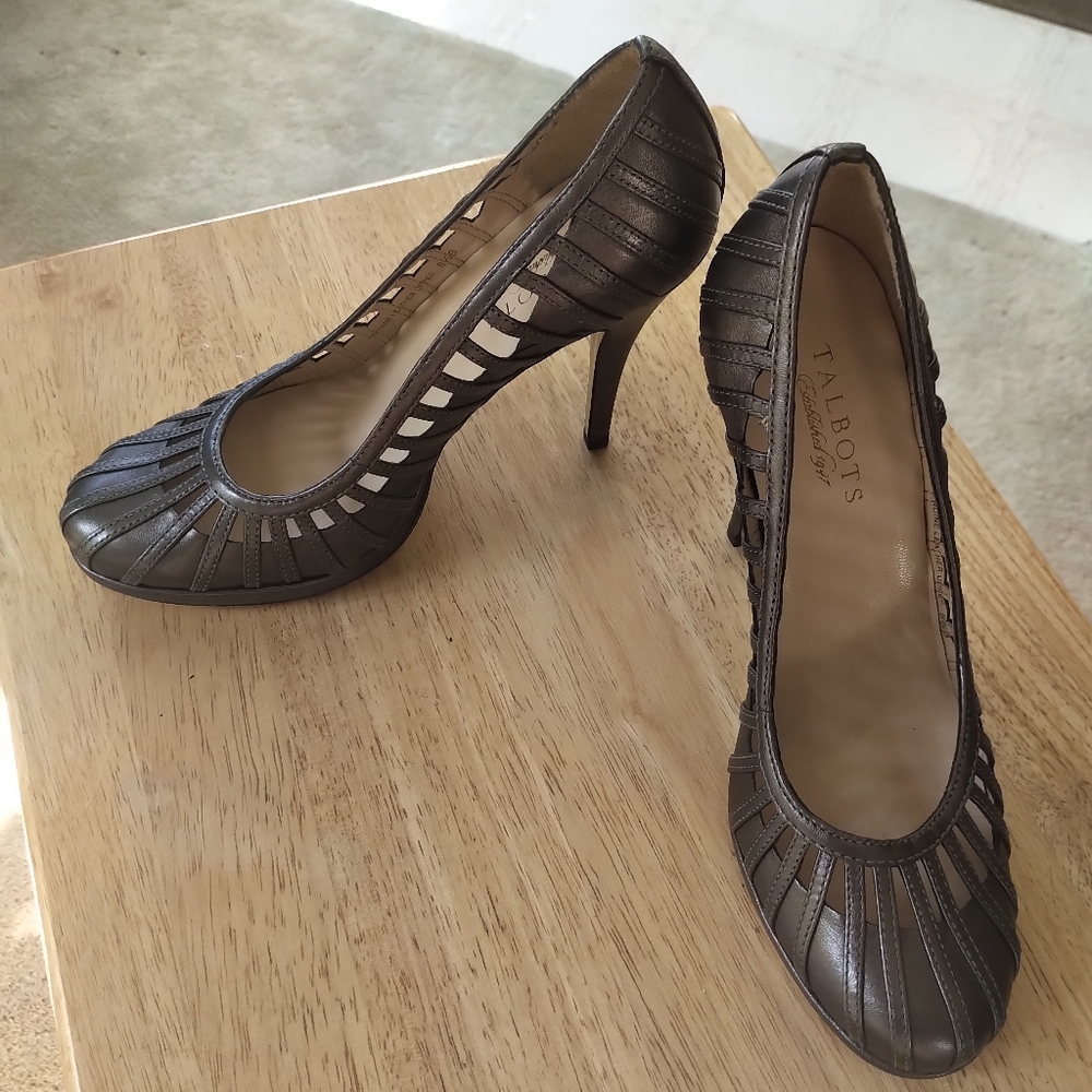 Talbots 4.5" heels sz. 8.5